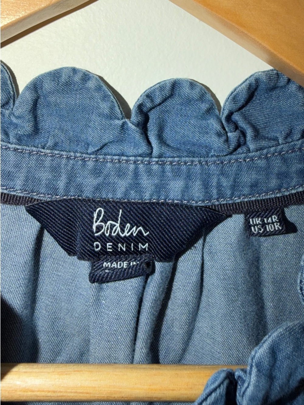 Boden Denim Chambray Long Sleeve Ruffle-Trim Shift Dress Size 10 Women’s - Picture 4 of 4